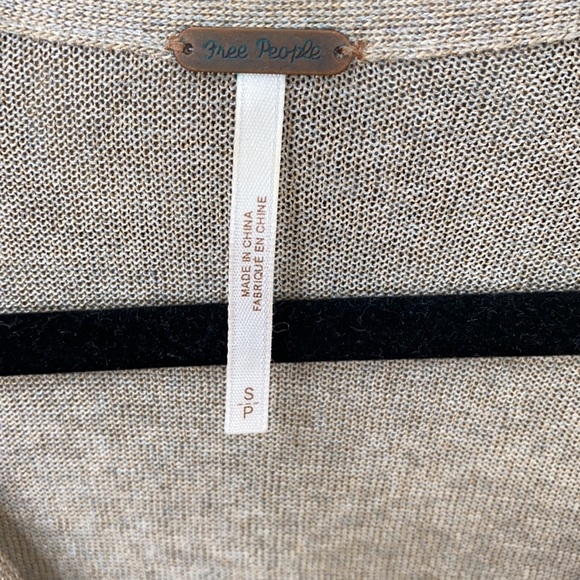 Free people sweaters - Picture 2 of 2